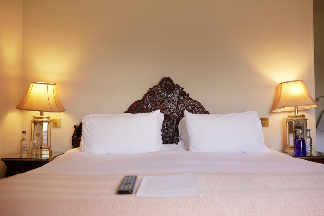 The Pembroke Arms Hotel Wilton  Ngoại thất bức ảnh